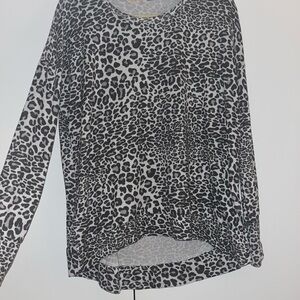 Chic Leopard Print Long Sleeve Pajama Top